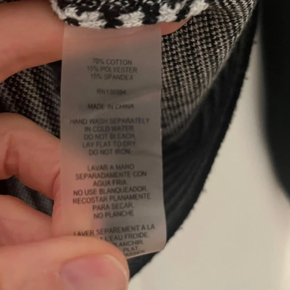 Sioni Black and White Geometric Cardigan - Picture 7 of 7